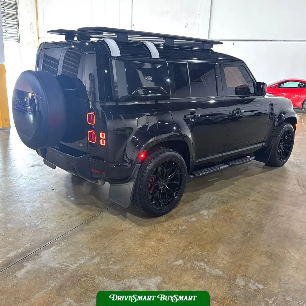 2020 Land Rover Defender 110 SE
