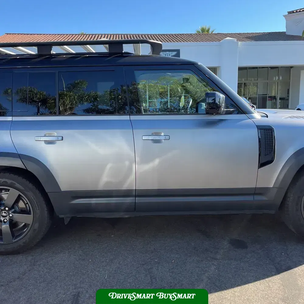 2023 Land Rover Defender 110 SE