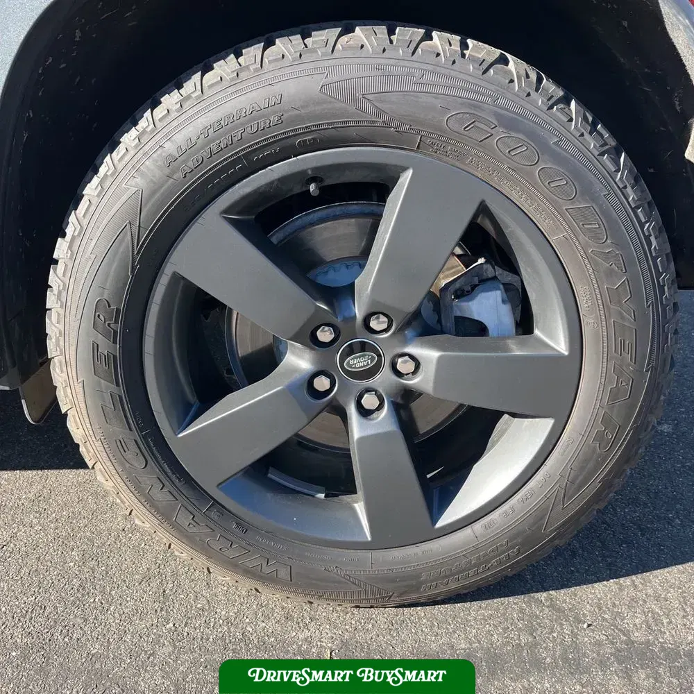 2023 Land Rover Defender 110 SE