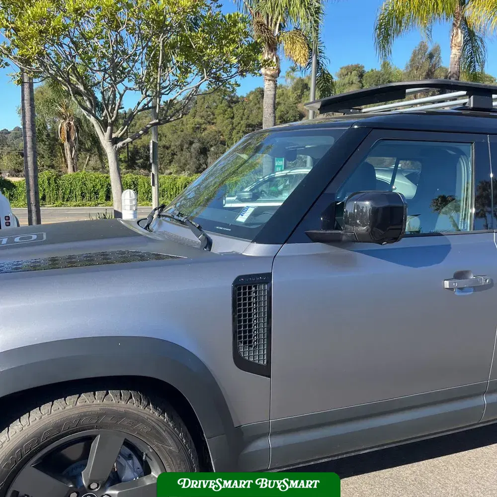 2023 Land Rover Defender 110 SE