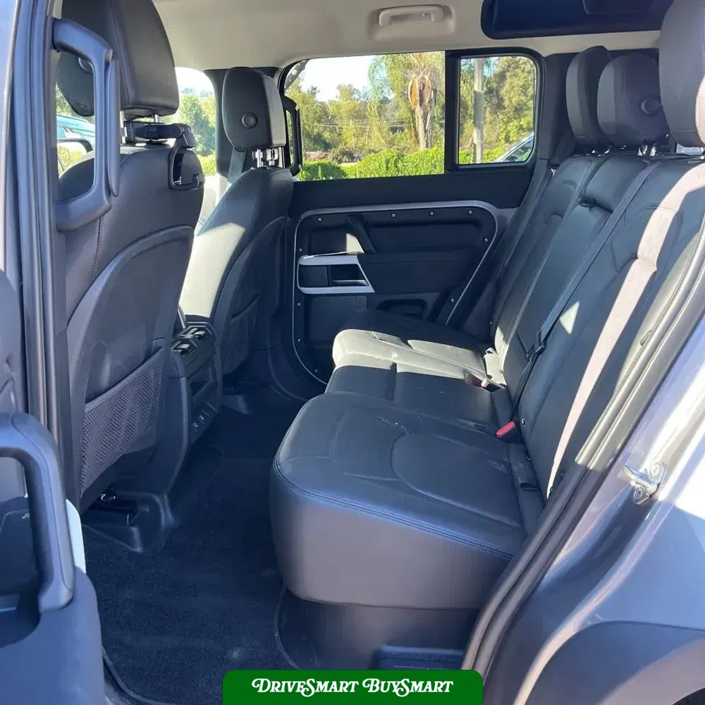 2023 Land Rover Defender 110 SE