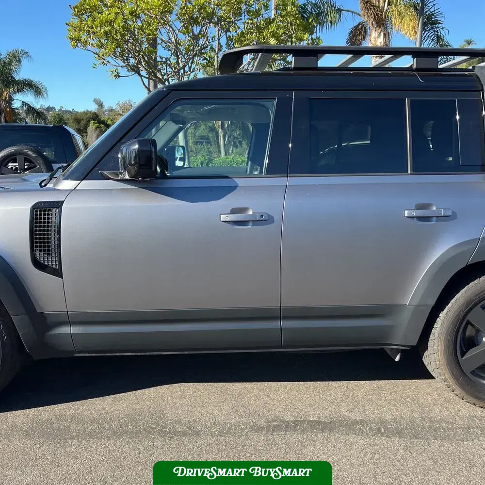 2023 Land Rover Defender 110 SE