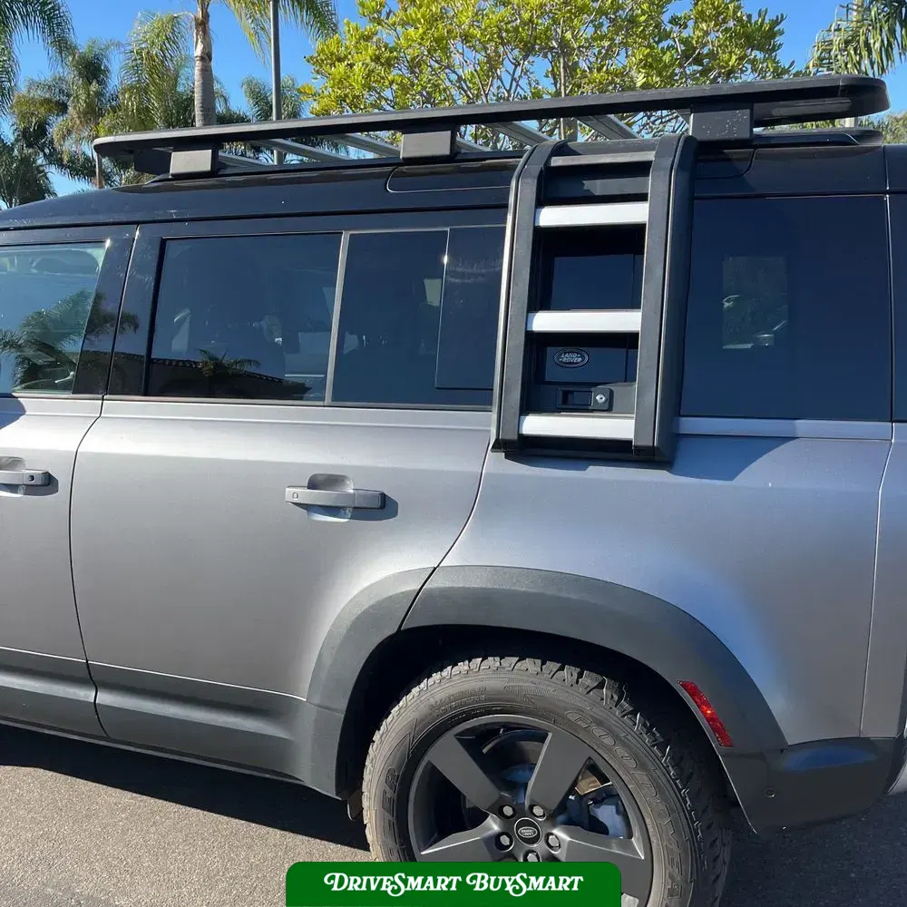 2023 Land Rover Defender 110 SE