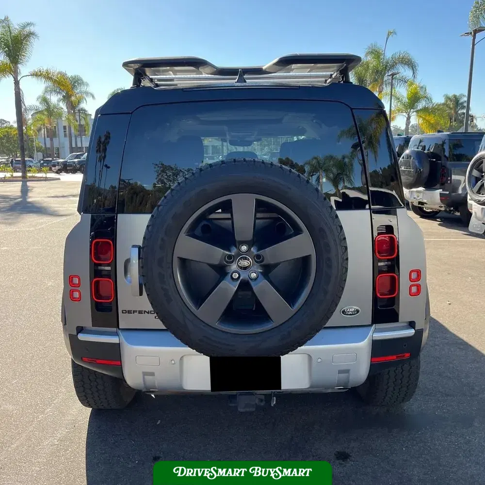 2023 Land Rover Defender 110 SE