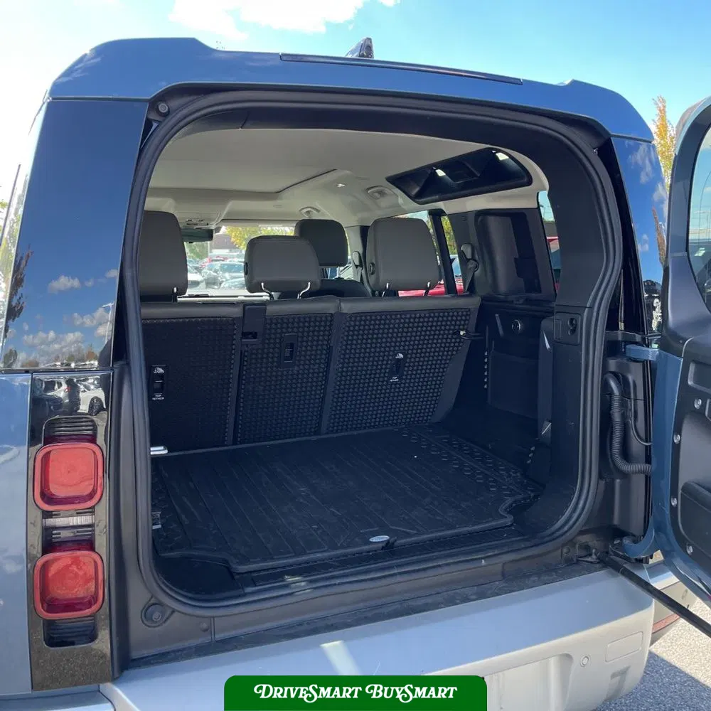 2020 Land Rover Defender 110 SE