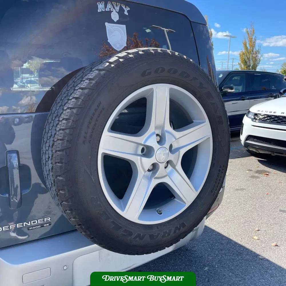 2020 Land Rover Defender 110 SE