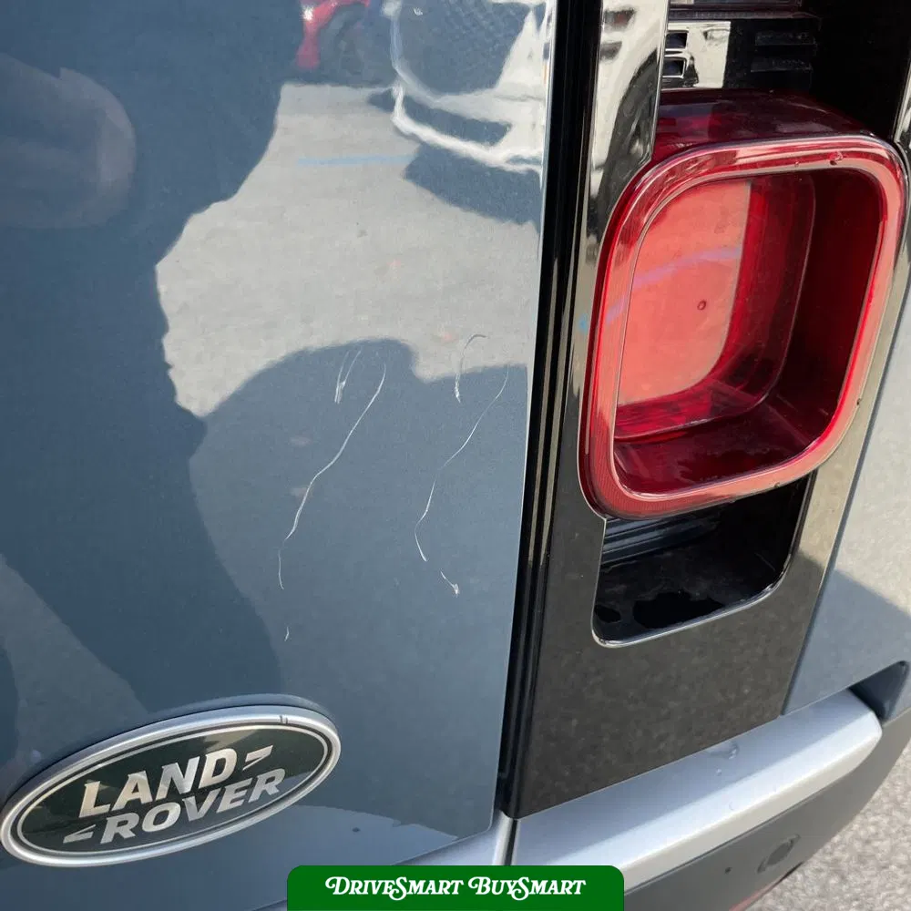 2020 Land Rover Defender 110 SE