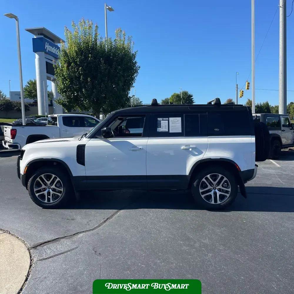2022 Land Rover Defender 110 SE