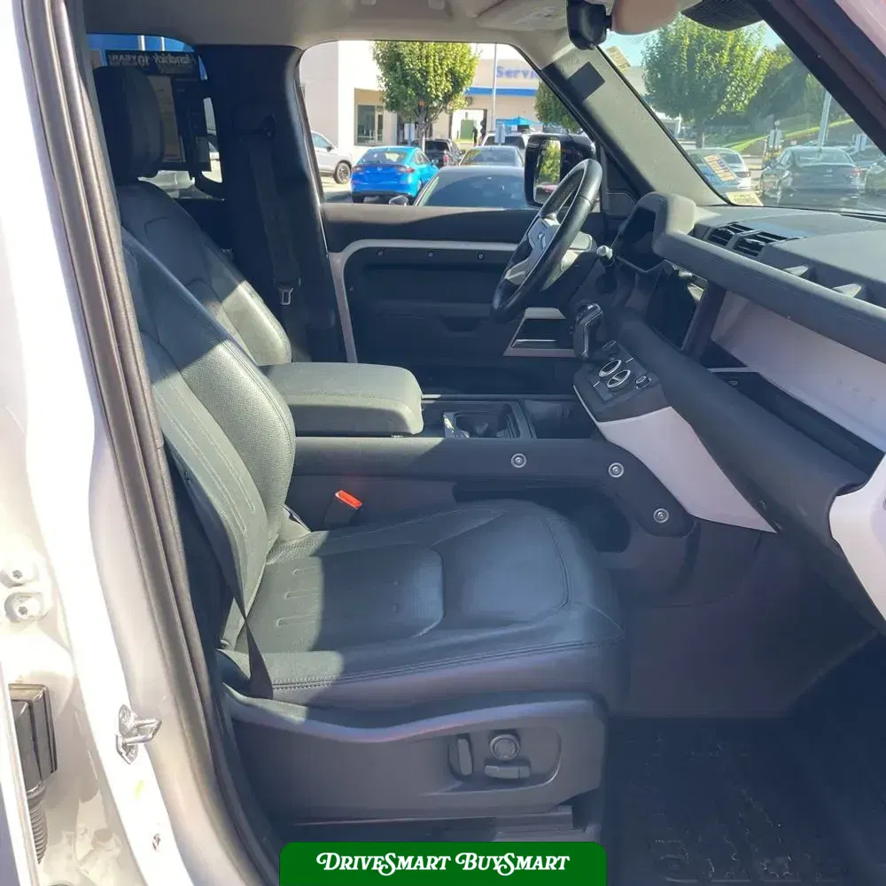 2022 Land Rover Defender 110 SE
