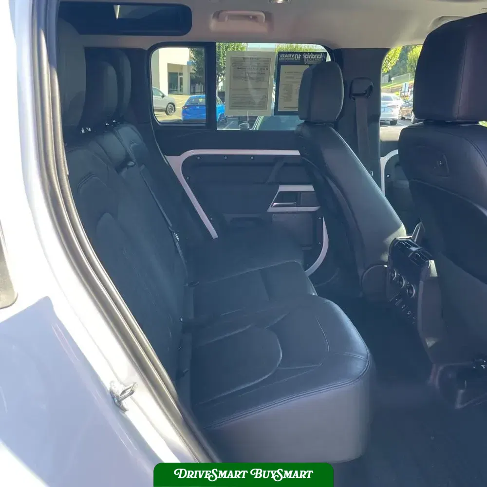 2022 Land Rover Defender 110 SE