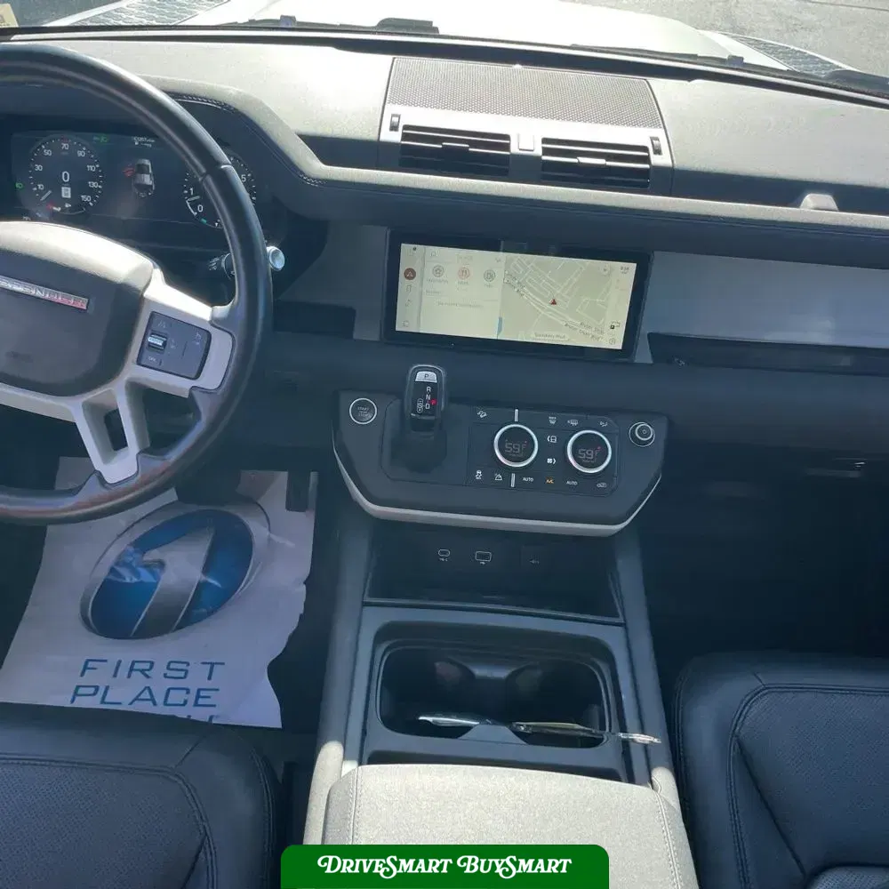 2022 Land Rover Defender 110 SE