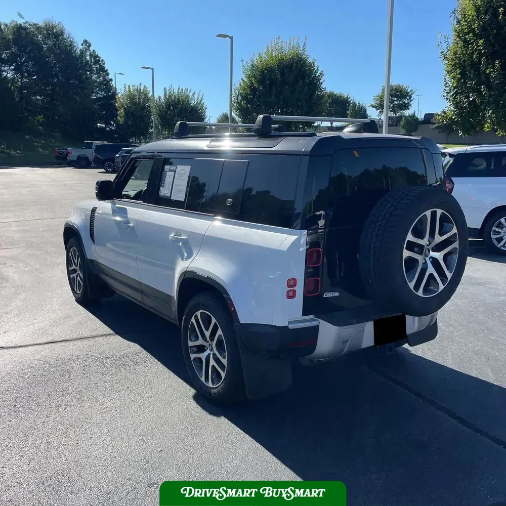 2022 Land Rover Defender 110 SE