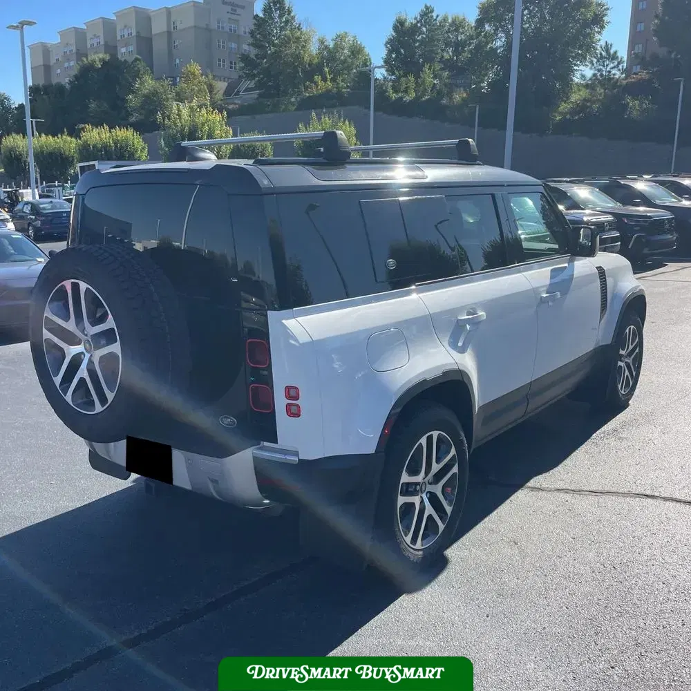 2022 Land Rover Defender 110 SE