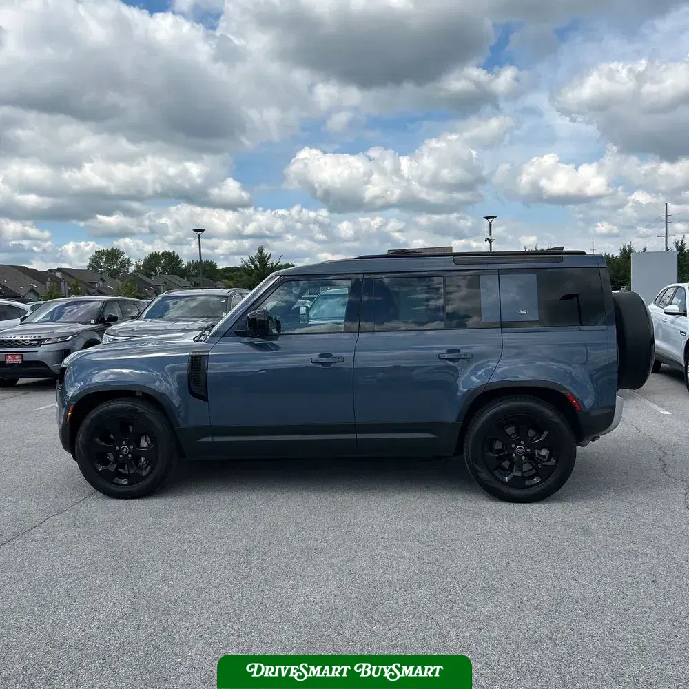 2023 Land Rover Defender 110 SE