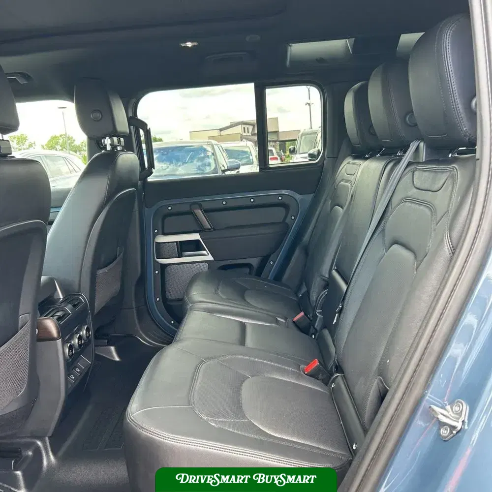 2023 Land Rover Defender 110 SE