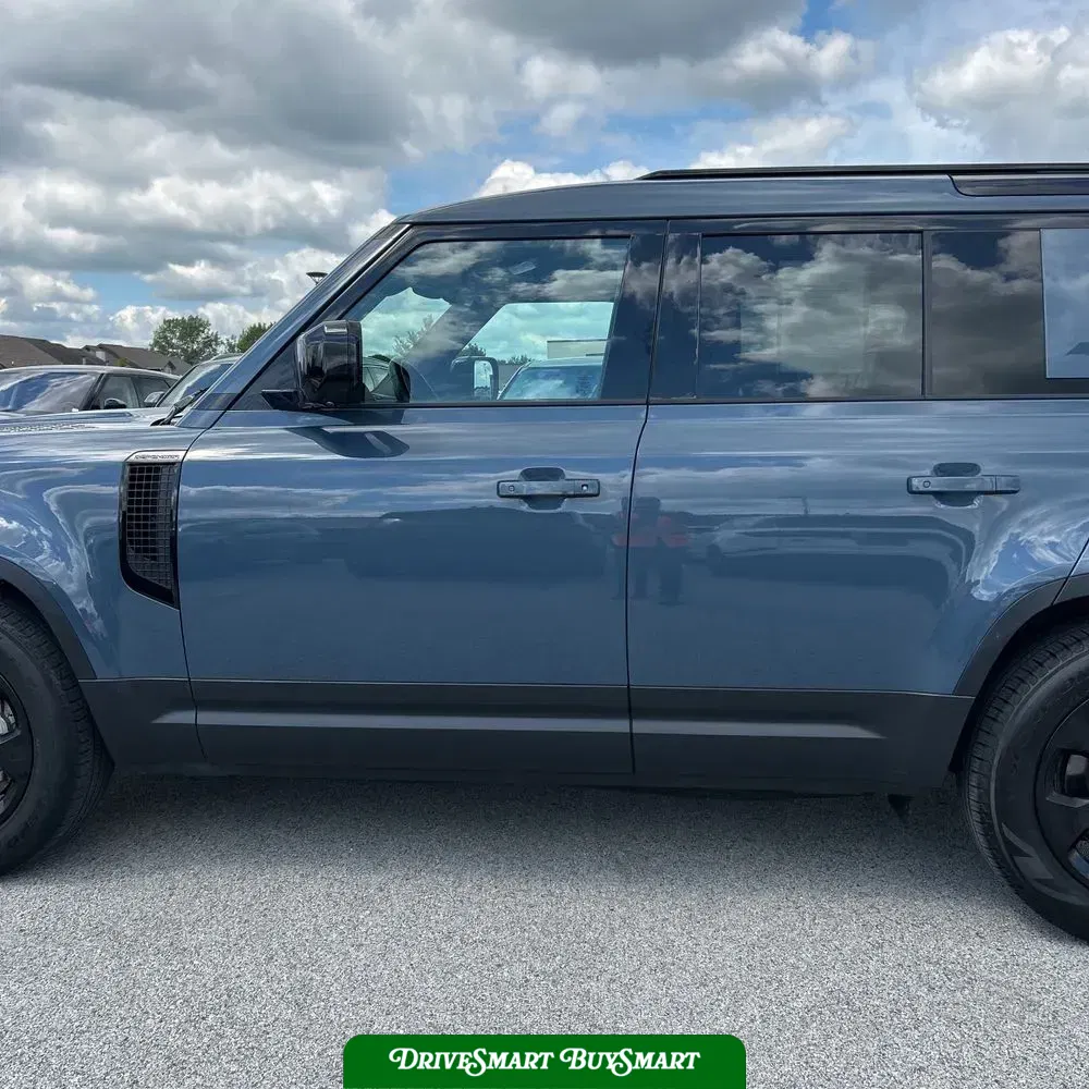 2023 Land Rover Defender 110 SE
