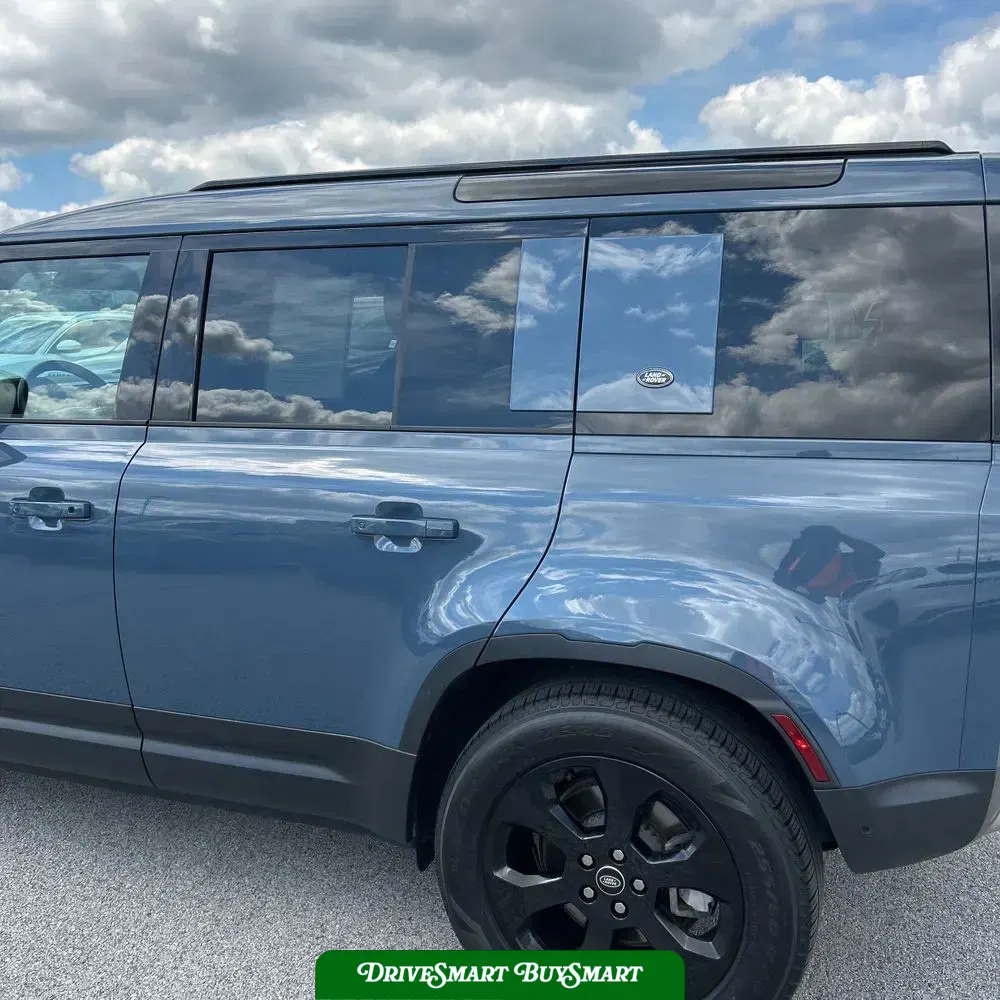 2023 Land Rover Defender 110 SE