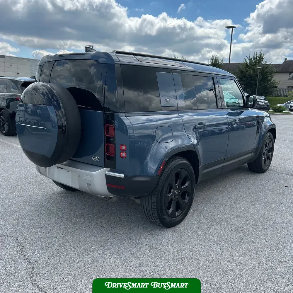 2023 Land Rover Defender 110 SE