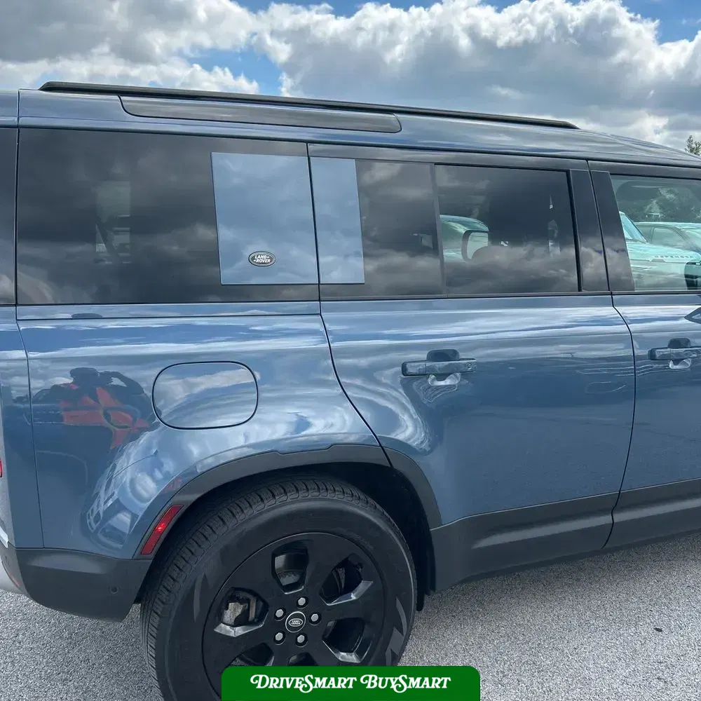 2023 Land Rover Defender 110 SE