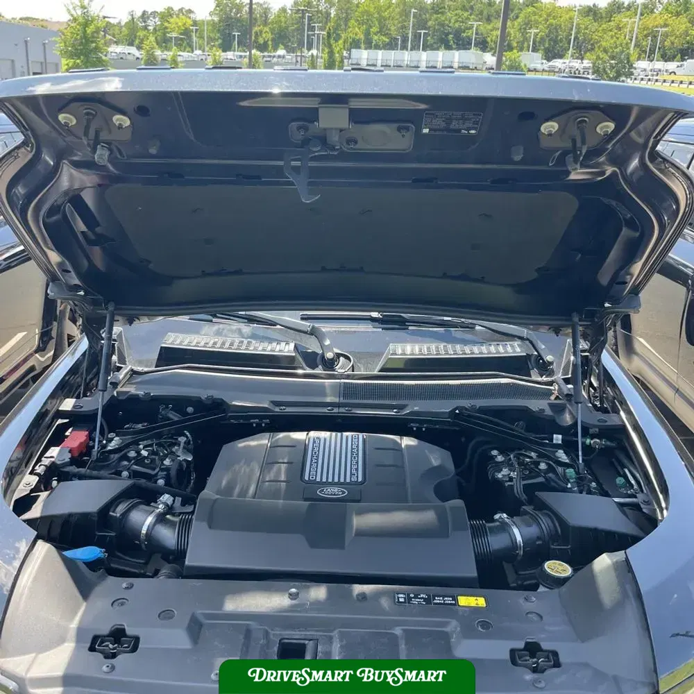 2024 Land Rover Defender 110 V8 P500 SE