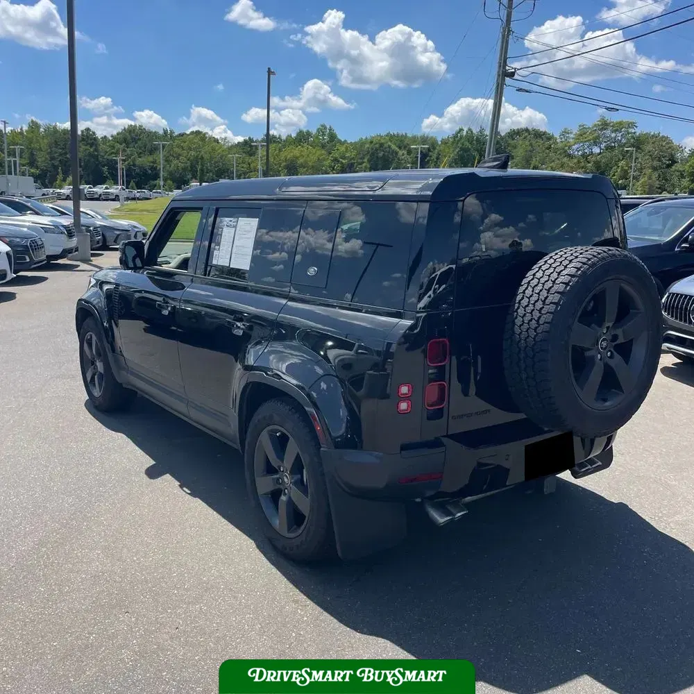 2024 Land Rover Defender 110 V8 P500 SE