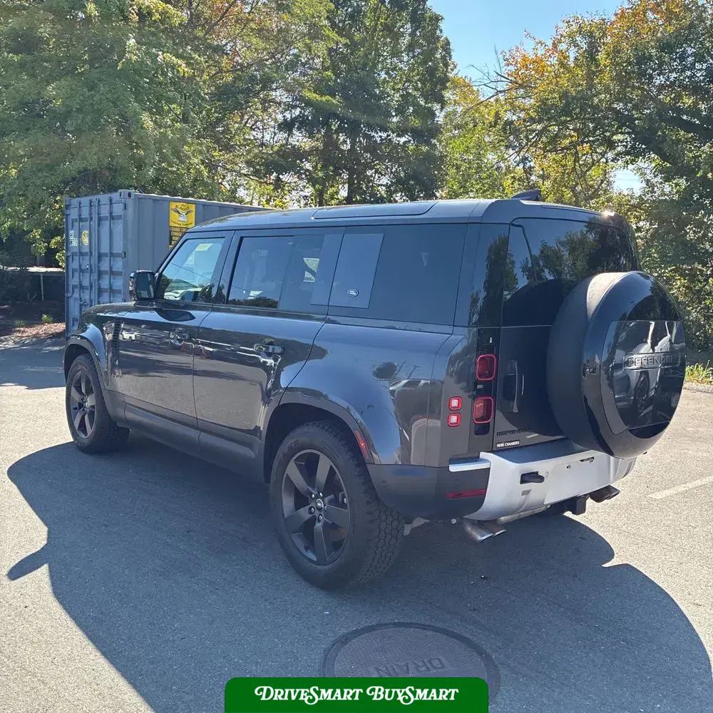 2024 Land Rover Defender 110 V8 P500 SE