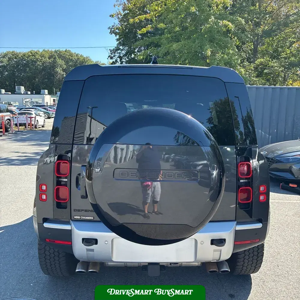 2024 Land Rover Defender 110 V8 P500 SE