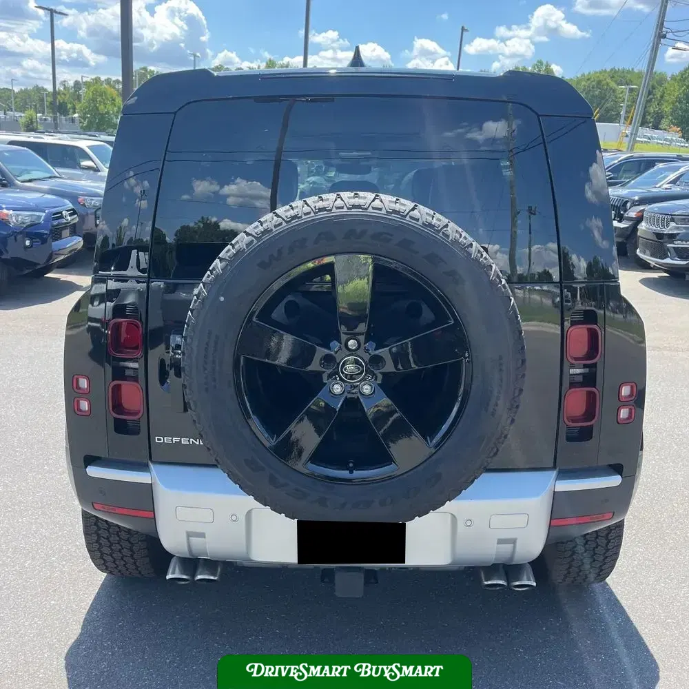 2024 Land Rover Defender 110 V8 P500 SE