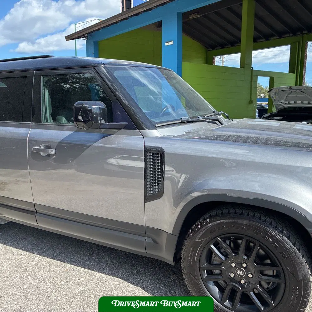 2021 Land Rover Defender 110 SE