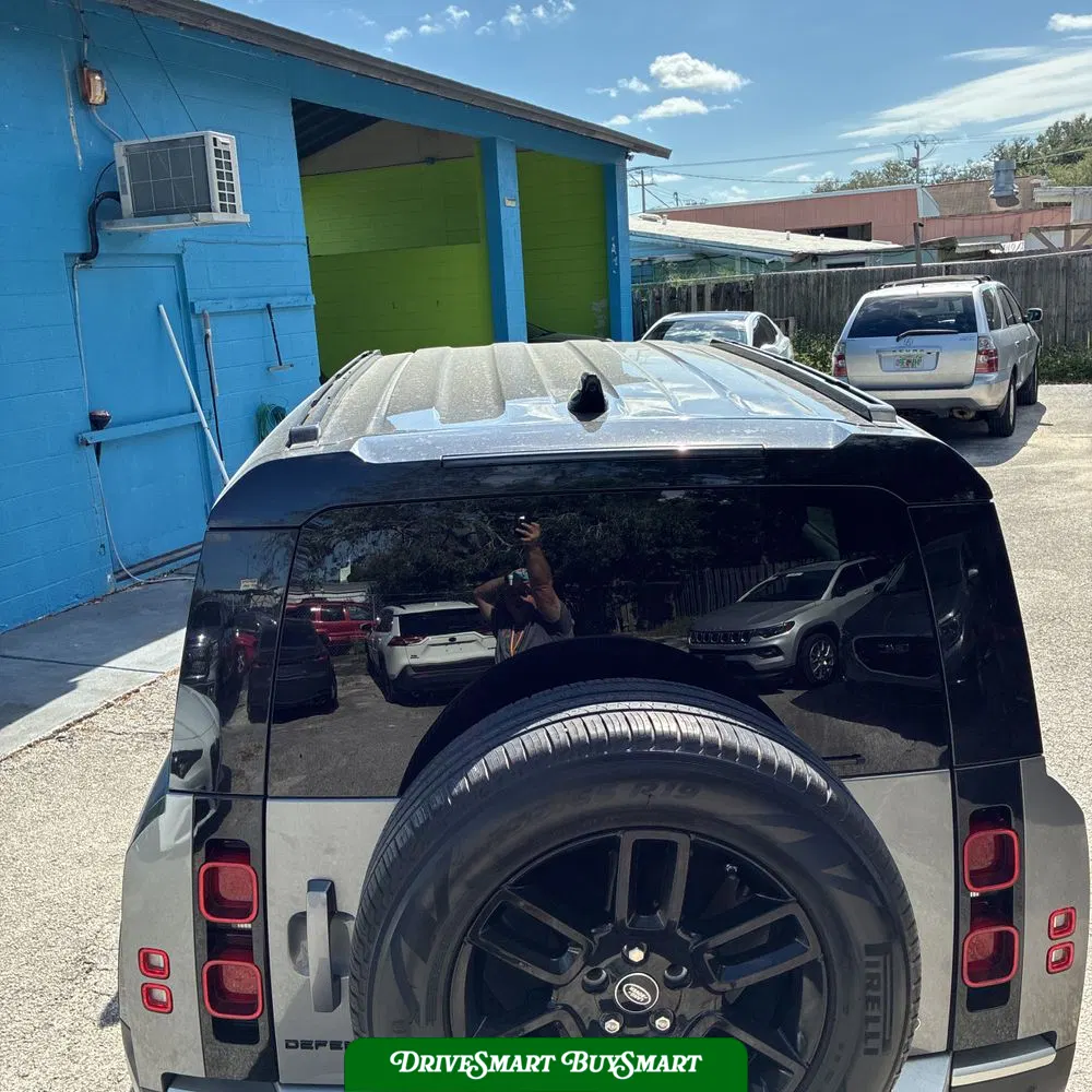 2021 Land Rover Defender 110 SE