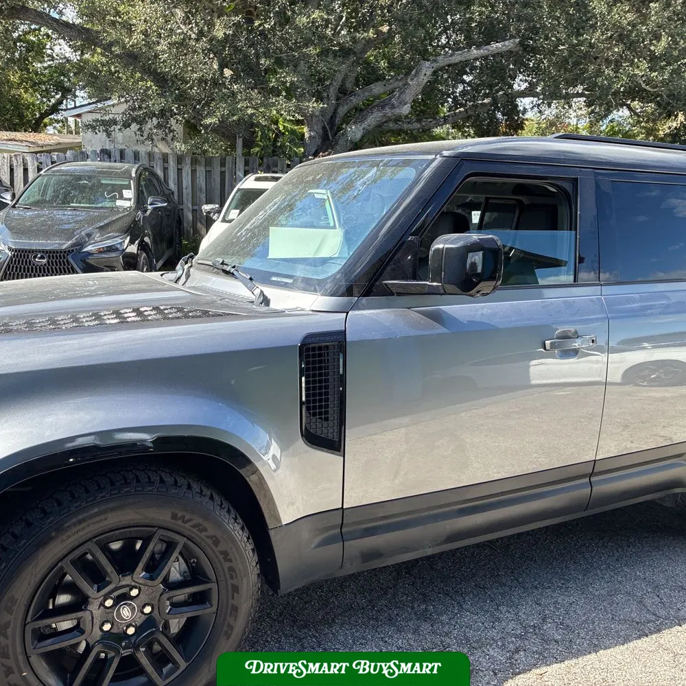 2021 Land Rover Defender 110 SE