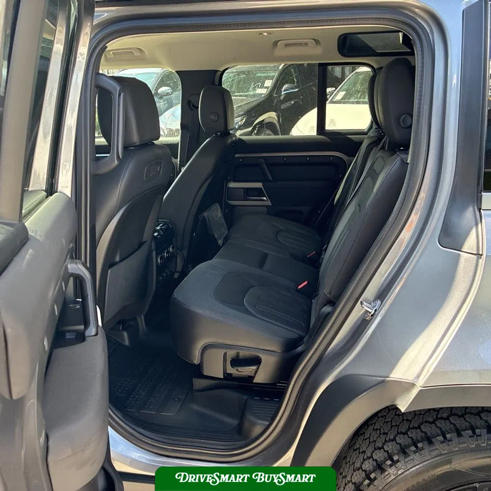 2021 Land Rover Defender 110 SE