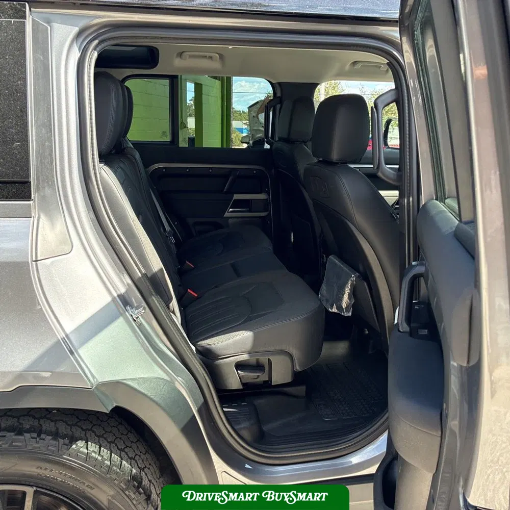 2021 Land Rover Defender 110 SE