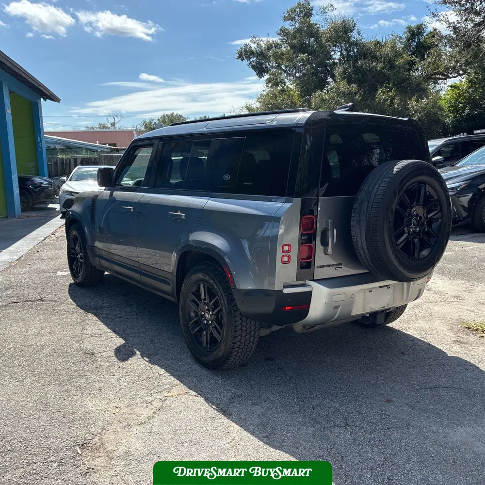 2021 Land Rover Defender 110 SE