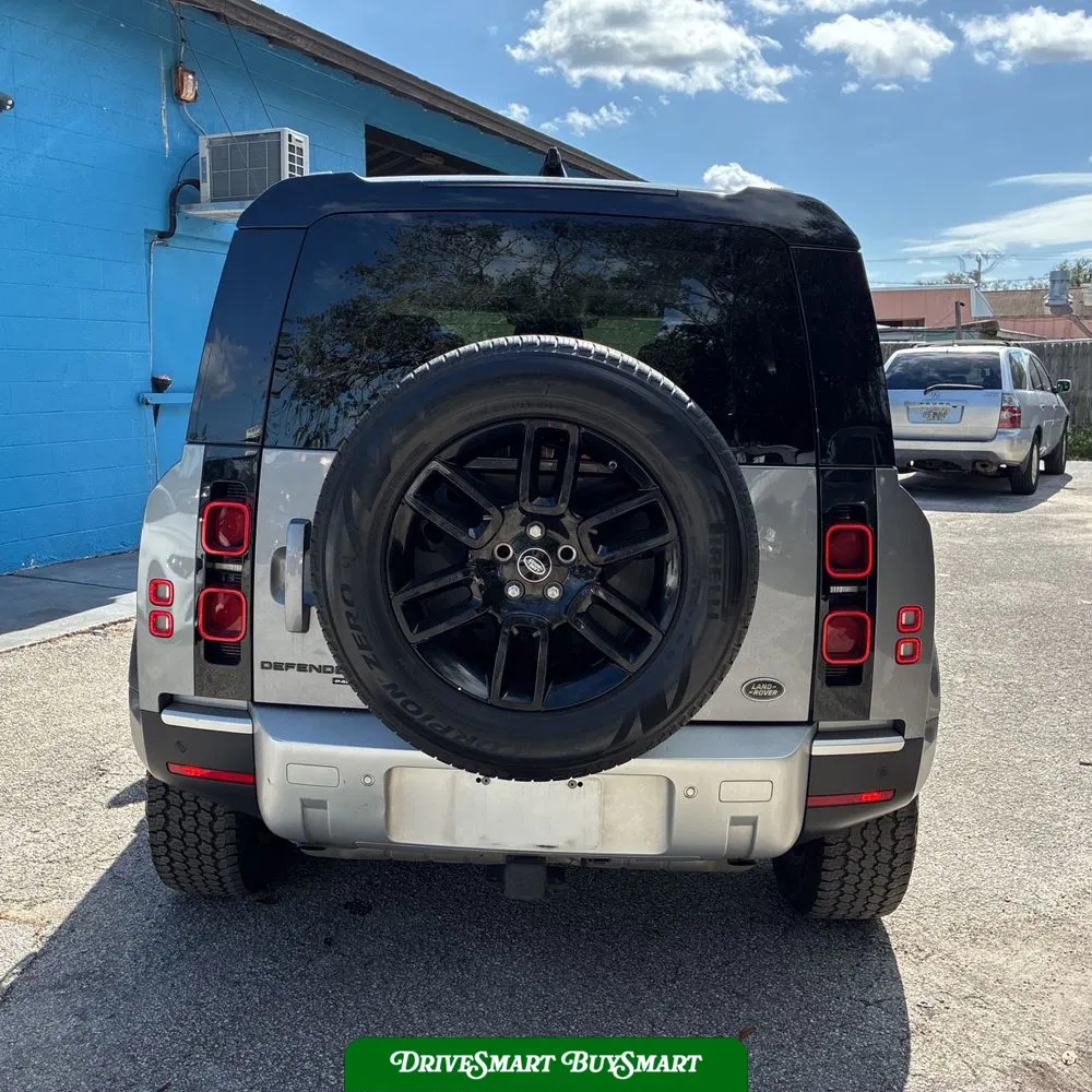 2021 Land Rover Defender 110 SE