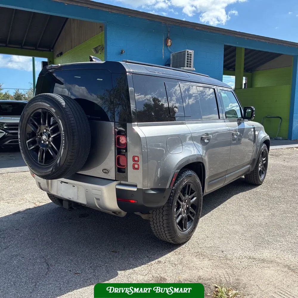 2021 Land Rover Defender 110 SE