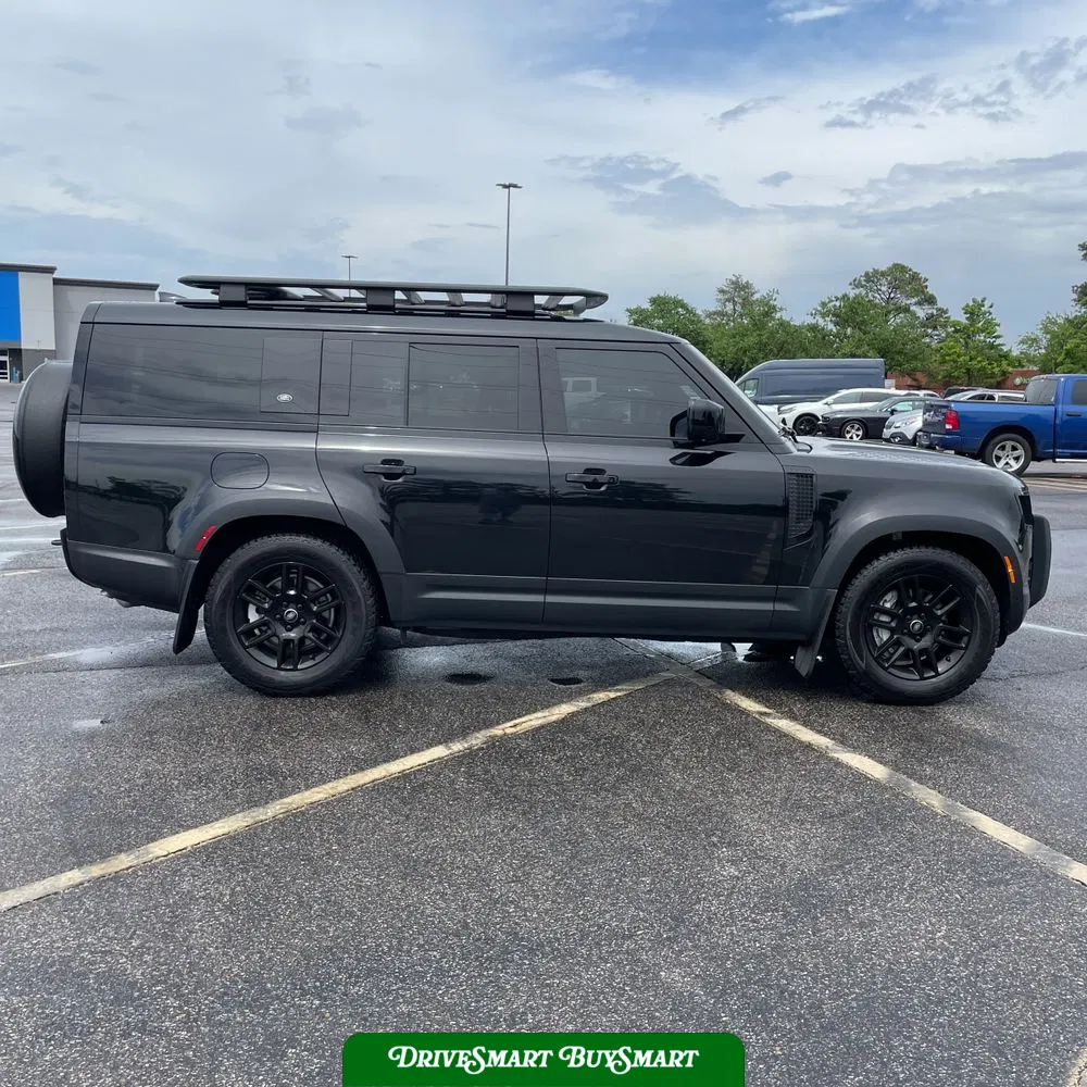 2023 Land Rover Defender 130 SE