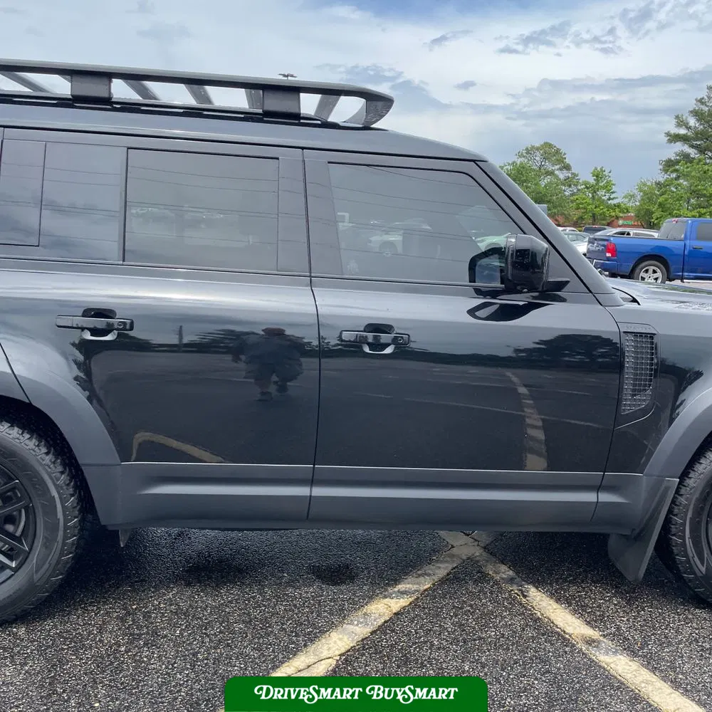 2023 Land Rover Defender 130 SE