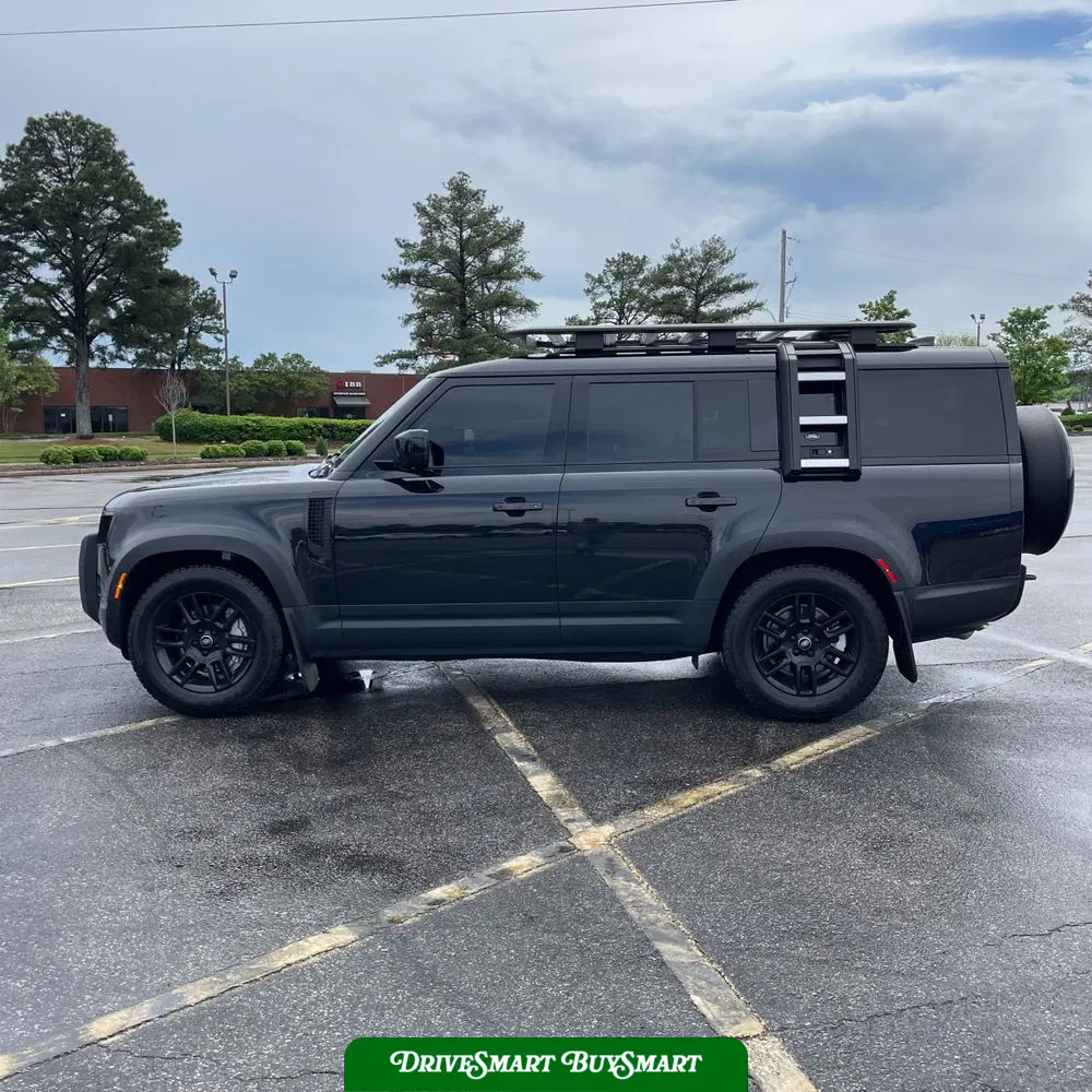2023 Land Rover Defender 130 SE