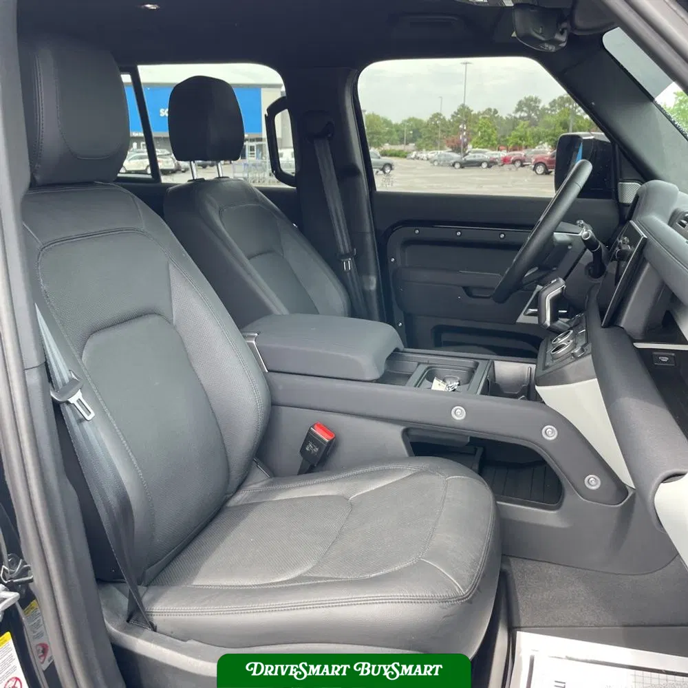 2023 Land Rover Defender 130 SE