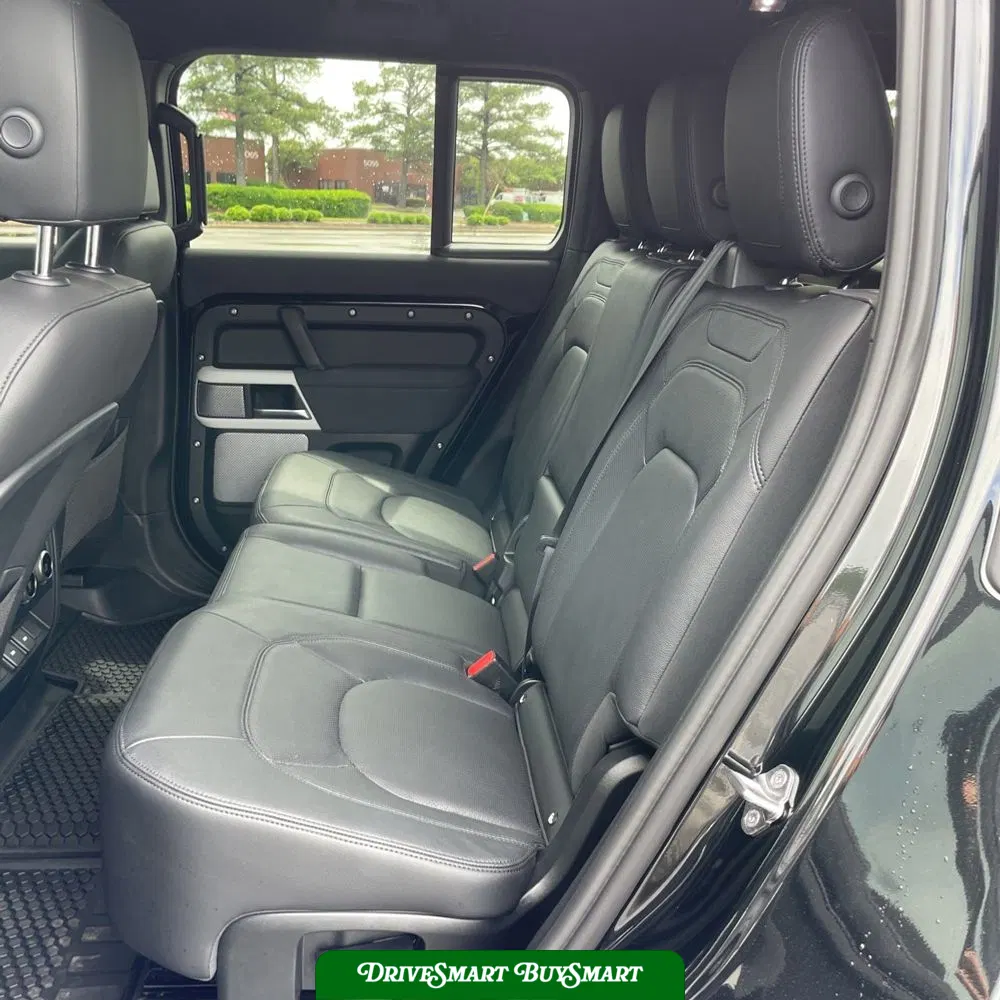2023 Land Rover Defender 130 SE