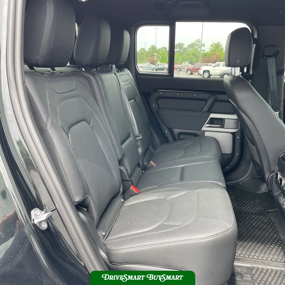 2023 Land Rover Defender 130 SE