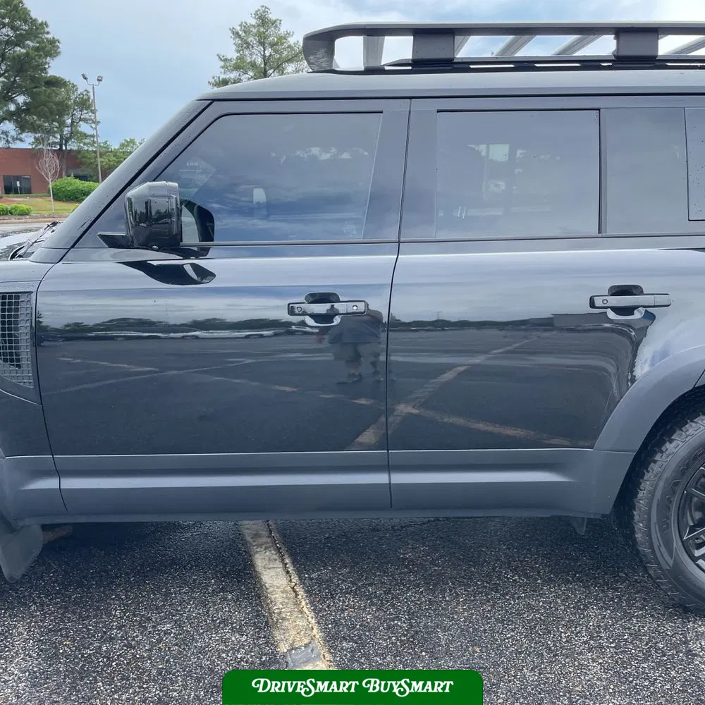 2023 Land Rover Defender 130 SE