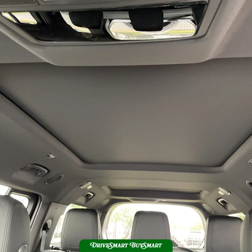 2023 Land Rover Defender 130 SE