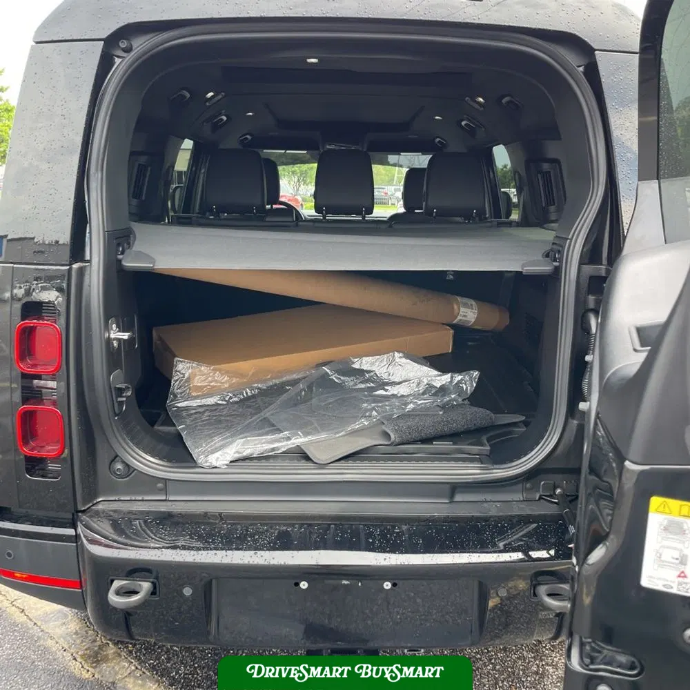 2023 Land Rover Defender 130 SE