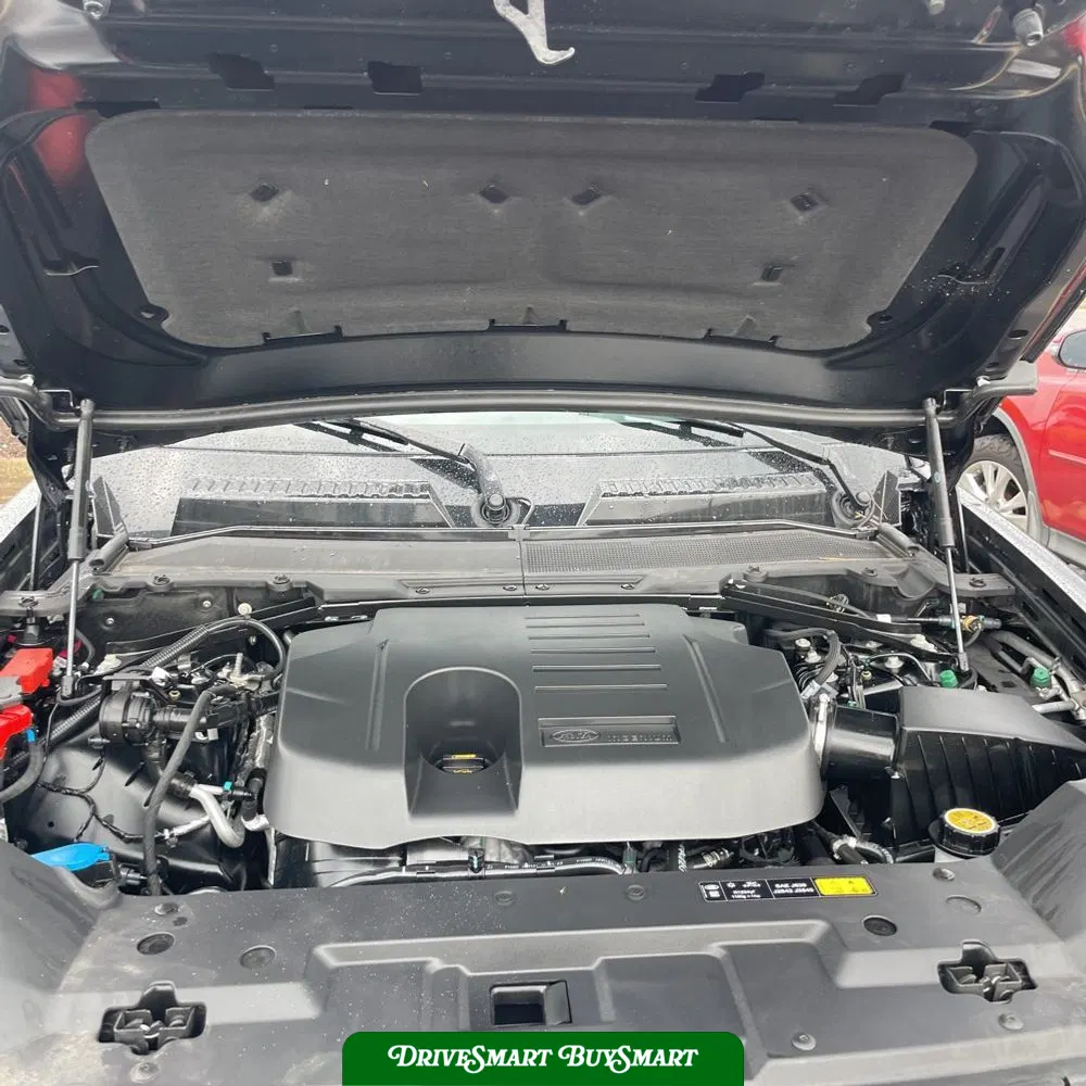 2023 Land Rover Defender 130 SE