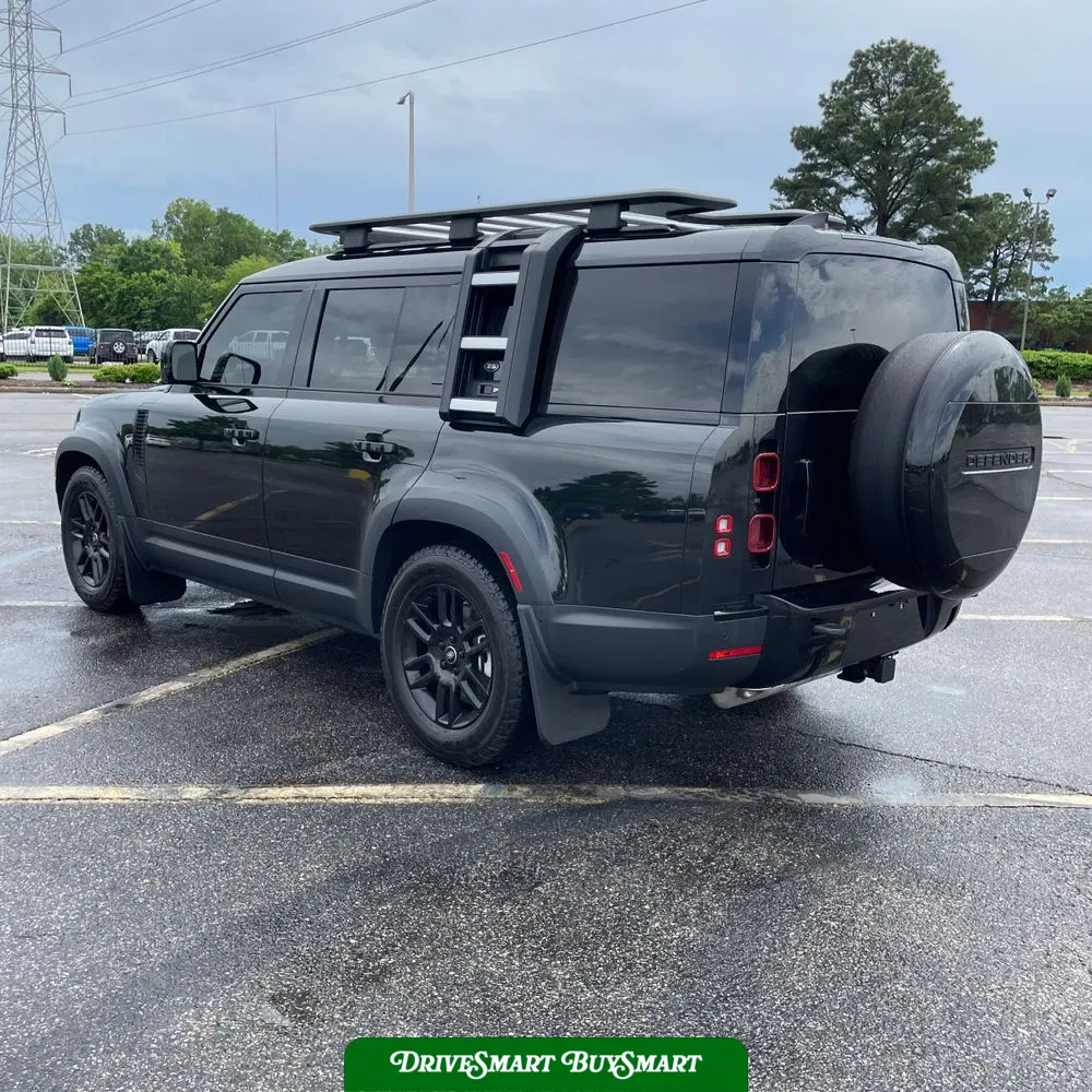 2023 Land Rover Defender 130 SE