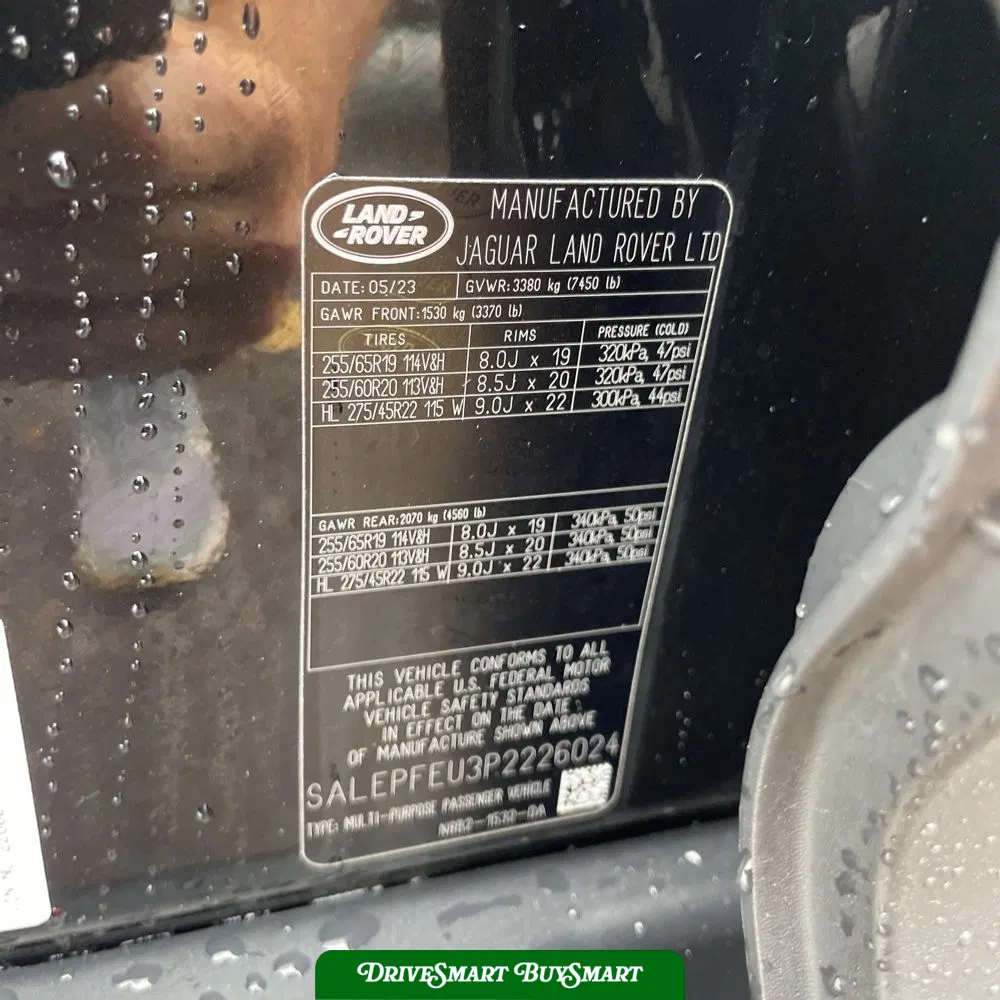 2023 Land Rover Defender 130 SE