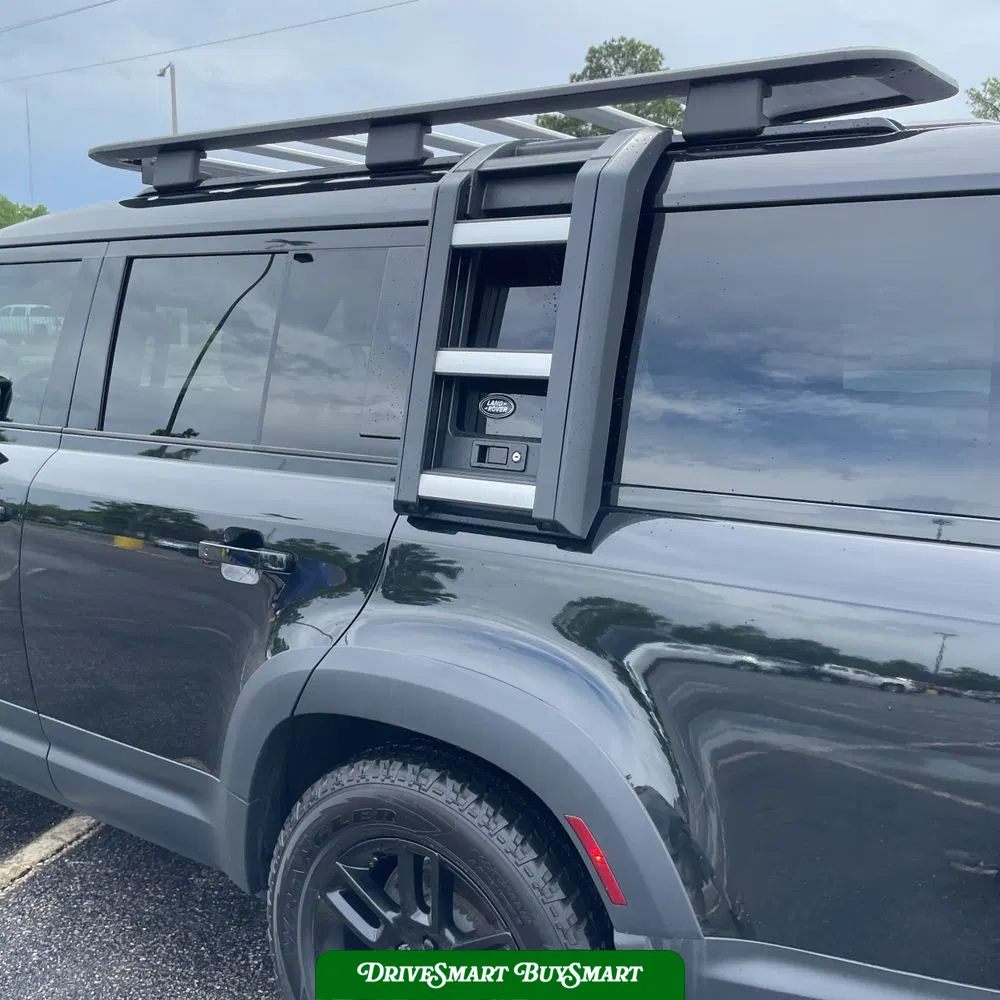 2023 Land Rover Defender 130 SE