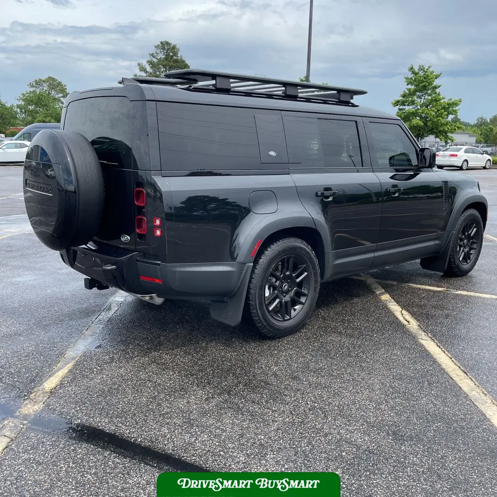 2023 Land Rover Defender 130 SE
